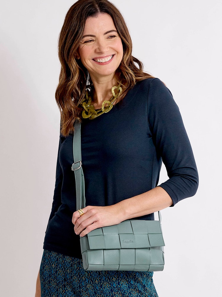 Modell: 9619 Crossbody-Tasche aus geflochtenem Leder
