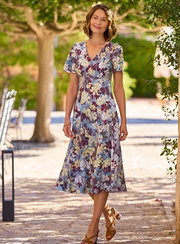 Luftiges florales Schlupfkleid