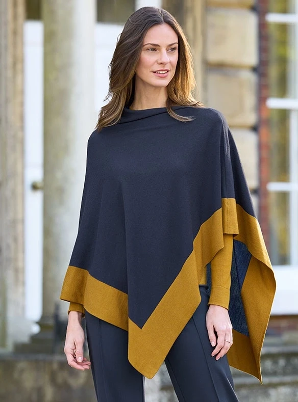 Superweicher Poncho aus Merinowolle