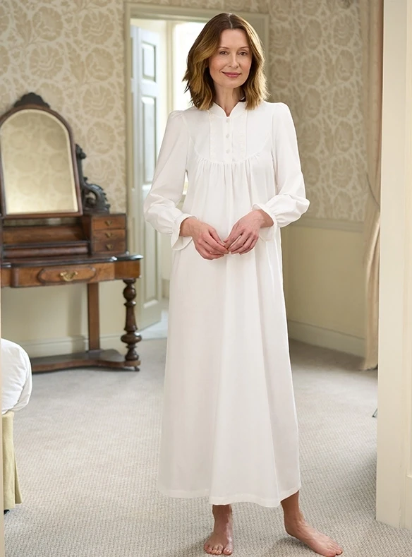 Klassisches Baumwolltwill-Nachtkleid