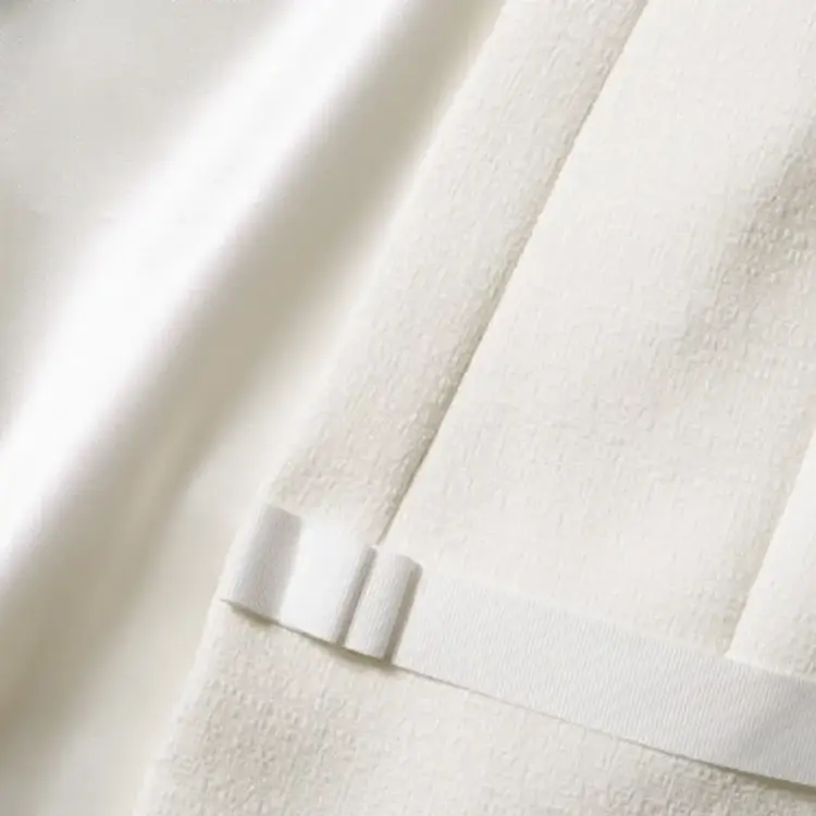 Nahaufnahme eines überaus luxuriösen David-Nieper-Stoffs