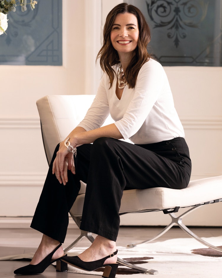 Modèle: 6611 Haut à encolure cœur en jersey de coton stretch & Modèle: 7002 Pantalon à détail boutons