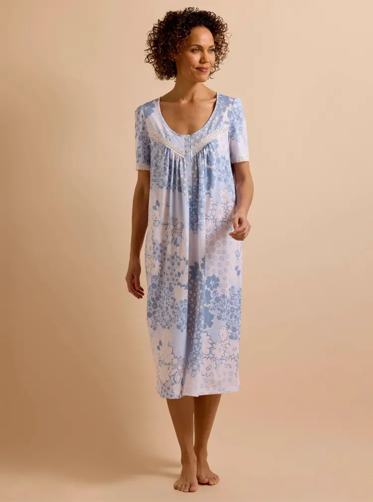 Chemise de nuit en jersey doux bordée de dentelle